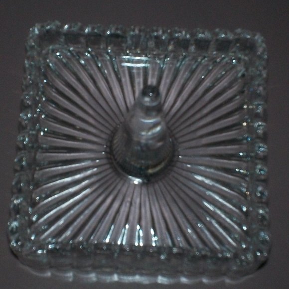 Studio Crystal Square Ring Holder - Picture 1 of 1
